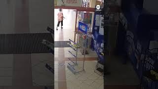 Bystanders stop robber at Australian liquor store