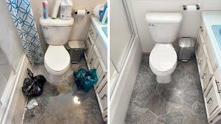 Transforming a filthy Bathroom in one day for free Deep Clean