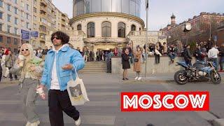 Moscow walk.Discover Moscows Enchanting Weekend Atmosphere in a Long Walk