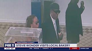 Stevie Wonder spotted at Maryland mall buying Snickerdoodles