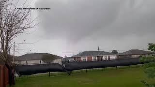 Video captures tornado in New Orleans
