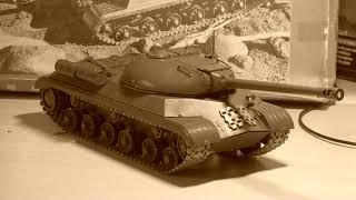 Assemblage de char IS-3 maquette