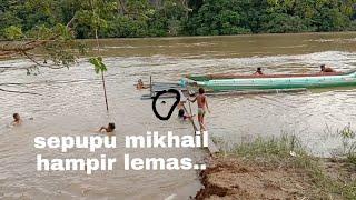 ANAK MANDI DI SUNGAI REJANG