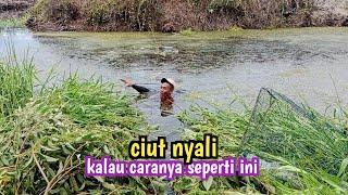 AMPUN BOS KALAU SEPERTI INI..? TEHNIK ANAK RIMBA MENCARI IKAN