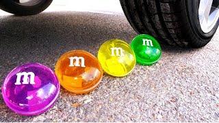 Écraser des choses croustillantes et molles en voiture  Expérience voiture vs m&ms