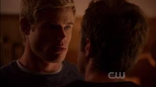 90210 Gay Kiss 11-29-10