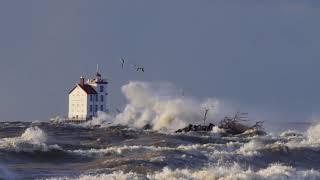 0010 big waves on Lake Erie 4-9-2020