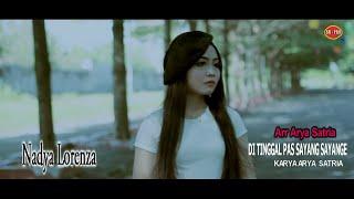 Nadya Lorenza - Ditinggal Pas  Dangdut Official Music Video