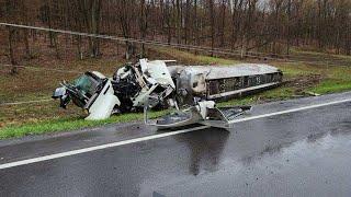 WWNY Some fuel spilled as tractor-trailer rollover shuts down Route 11