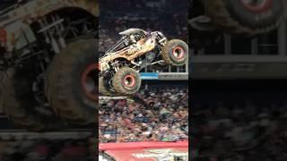 Monster Truck BIG LEAP #monsterjam #monstertrucks #motorsport #wheelie #fullsend #crash #shorts