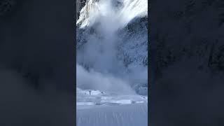 HUGE AVALANCHE comes down on climbers Everest  Nuptse 2022