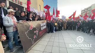 Başkent Priştinede Öğrenciler Sırp Belediyeler Birliğini Protesto Etti