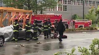 Crane collapses in Seattle