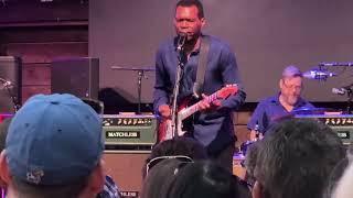 Robert Cray Band - I Shiver