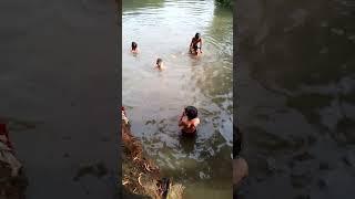 Keseruan Bocil mandi di kali #shortvideo #ollote channel