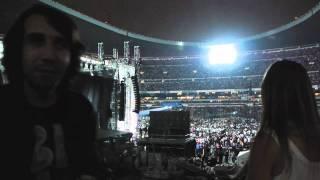 Minutos antes de tocar en el Estadio Azteca de México