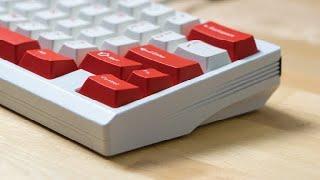 Does this keyboard remind you of a Ferrari Testarossa?  Tastierarossa