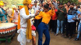 Teenage Girl dances with Haryanvi folk tunes at Surajkund  Mela