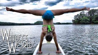 Gymnastik auf einem Paddle Board  Whitney Bjerken