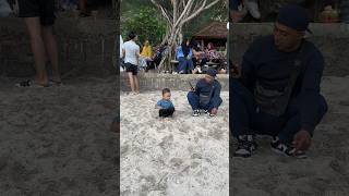 ADA HP KECEBUR KE AIR PANTAI #shorts #viral #shortvideo