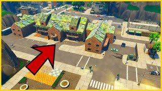 Replacing Tilted Towers With A Huge Mansion Fortnite Playground