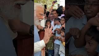 PM Modis adorable conversation with young kids in Kalaburagi Karnataka