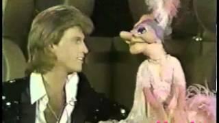 Andy Gibb and Madame Intro The Solid Gold Dancers