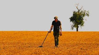 Collecting up a scattered ROMAN COIN HOARD Metal Detecting Germany Nr. 200