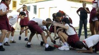 Pañoleta Cuban kids game played in the street