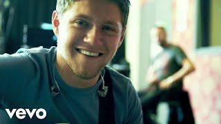 Niall Horan - Slow Hands Official Lyric Video