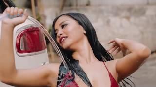Model sexy indonesia Tania Ayu carwash keliatan itu nya