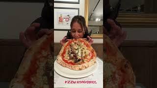I love eating int Pizza #foodie #cheatday #pizza #mukbang