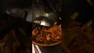 직화 제육볶음 - 호랭이곳간  stir-fried spicy pork - korean street food
