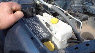 How to Remove & Replace Nissan X-Trail Overflow Bottle T30 2001-2007 2.0L 2.5L