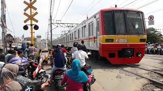 KRL BUKAN UNTUK PENUMPANG Stasiun Citayam Perlintasan Kereta No 25i