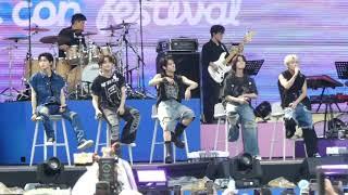 TXT performs PS5 @Weverse Con Festival 2023