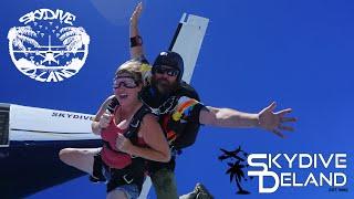 Christi has an absolute blast on her first SKYDIVE
