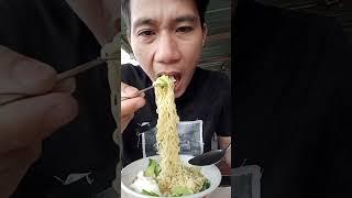 MAKAN MIE SAMBIL MENIKMATI PEMANDANGAN BUKIT SENTUL #shortsyoutube