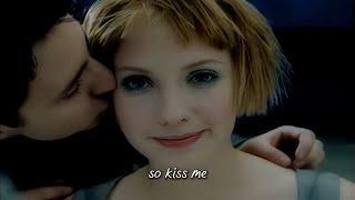 Sixpence None The Richer - 𝑲𝒊𝒔𝒔 𝒎𝒆 HD Official Video and Lyrics