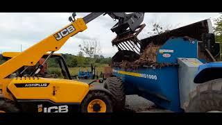 Muck loading with new JCB 525-60