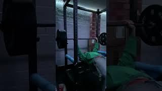 Bench Press 100kg220lbs x 6 Reps Pyramid Sets