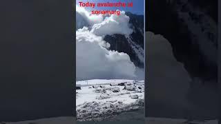 #snow avalanche at sonamarg kashmir #newshortvideo #youtubeshorts #shortvideo #subscribetomychannel