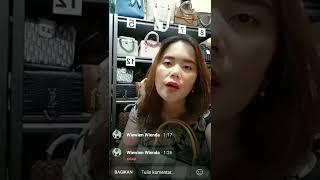 Live jualan online bunda cantik bikin gagal fokus sambil nyanyi si rokkap ni Tondi auto laku keras