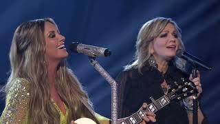 Carly Pearce - Dear Miss Loretta Live from CMA Awards 2022