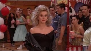 Julianne Hough sings Youre the One That I Want on Grease Live. In HD.