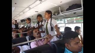 Sri Lanka Bus Jack  කෙල්ලෙක් ඕනකමින් අතුල්ල ගන්නවා