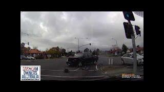 Dash Cam Sedan runs red light and hits Ute - Croydon Victoria