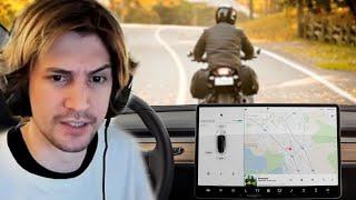 xQc Reacts to Tesla Autopilot Crashes into Motorcycle Riders - Why?