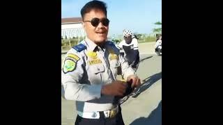 Seorang Pesepeda Menegur Pegawai Dishub Yang Tidak Memakai Masker