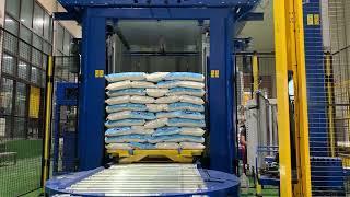 Stacking bags of rice on VPM 10  -  15KG Bags Rice in sling bags - Verbruggen Palletizing Solutions